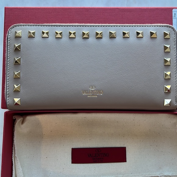 Valentino rockstuds continental wallet - Picture 2 of 6